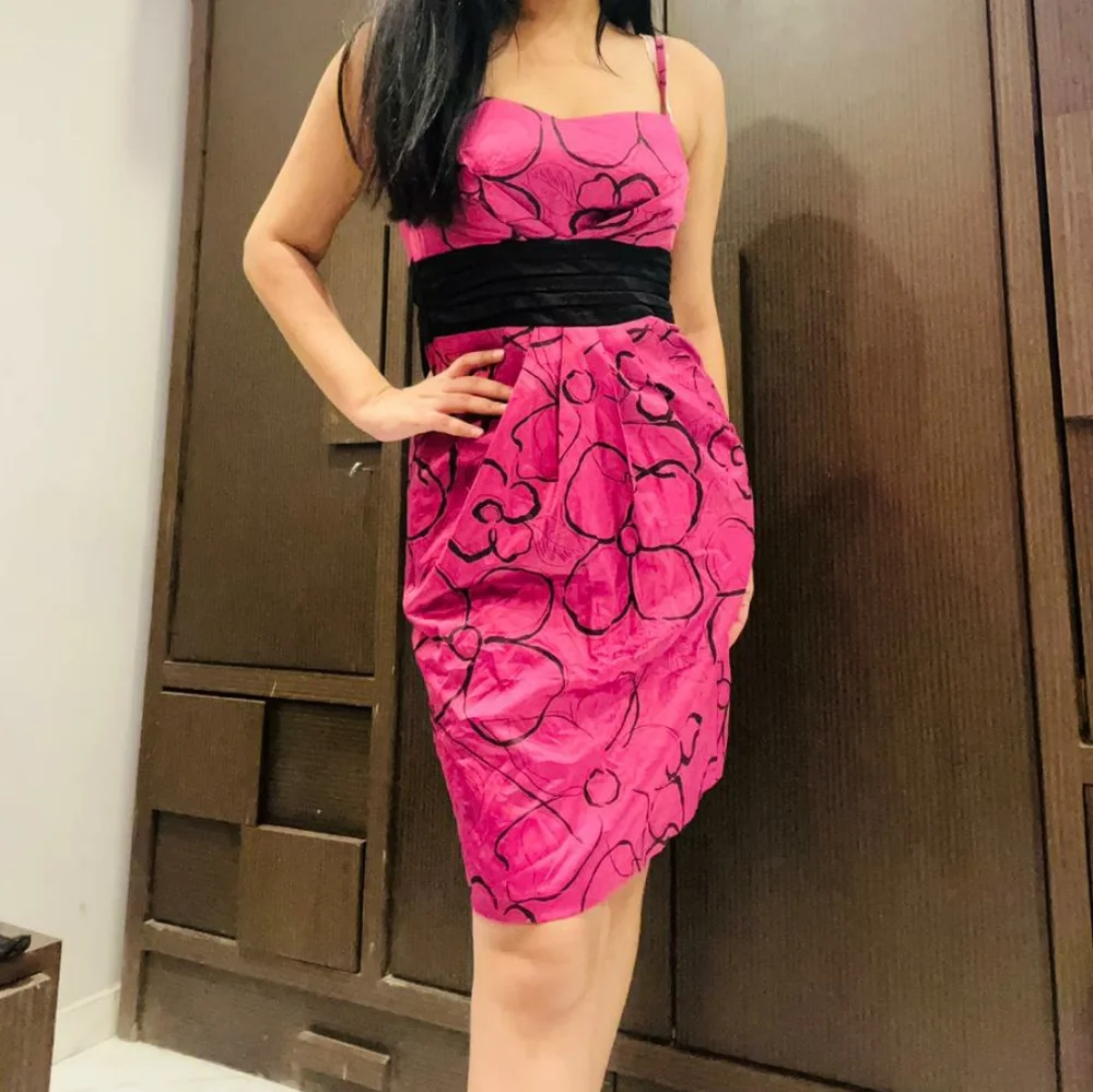 Pink and black thick satin dress - Picture 3 of 5